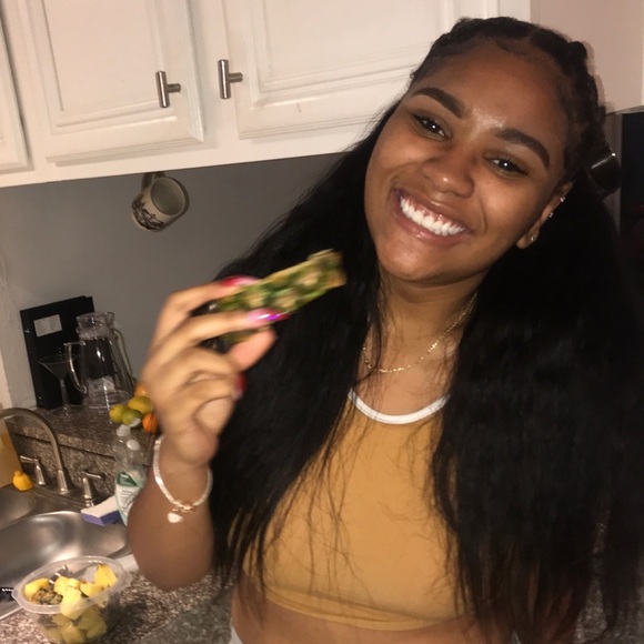 Meet your Posher, Jessica - Picture 1 of 1